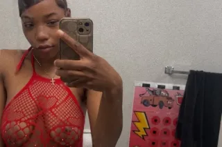 NEW IN TOWN💋COME SEE ME👀 OUTCALLS & CAR MEETS Available NOW💋2 GIRL SPECIAL 🥂💕 . - Image 2