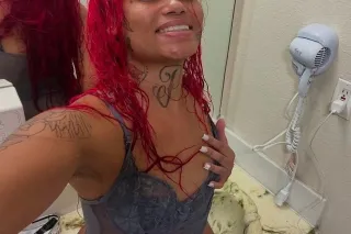 DON'T MISS OUT 😍 𝐓𝐇𝐈𝐂𝐊 ᴀɴᴅ 𝐏𝐑𝐄𝐓𝐓𝐘 - Image 3