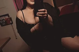 She gives me insane brain, and then she swallows it. - Image 2