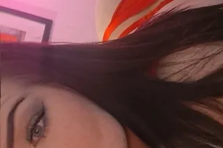 She gives me insane brain, and then she swallows it. - Image 1