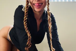 wanna hang with a baddie - Image 3