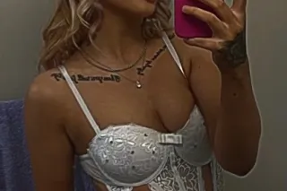 CUM SEE ME 💦 🥰 - Image 1